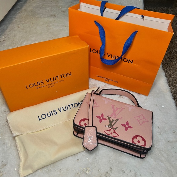 LV marshmallow monogram crossbody bag - Picture 1 of 9